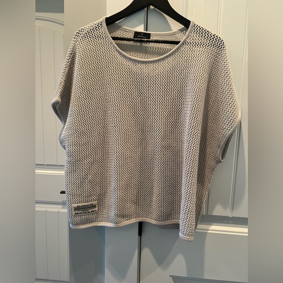 Monari top, beautiful sandbar colour with gold thread throughout.Oversized fit. - Picture 4 of 8